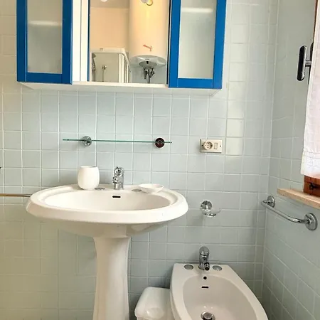 M422 - Marcelli, Trilocale Con Terrazzo A 100m Dal Mare *